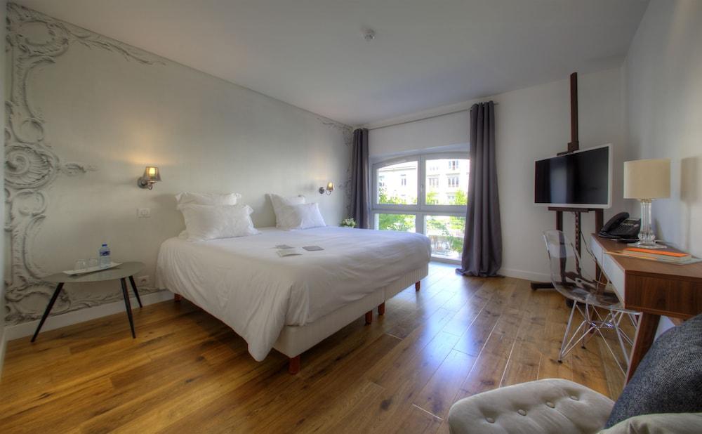 21, Foch Hotel Angers