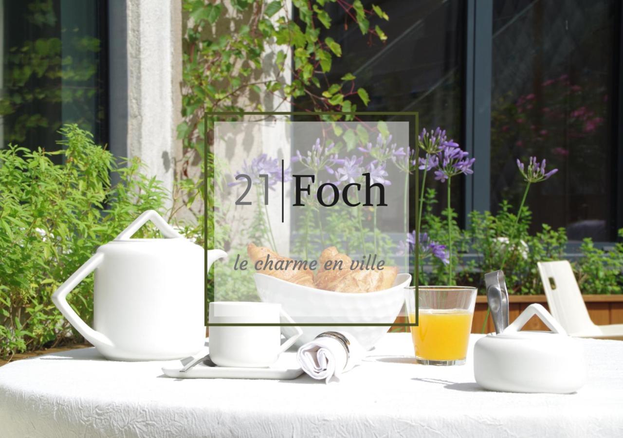 21, Foch Hotel 3*